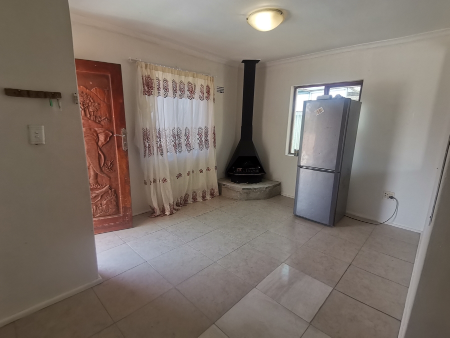 To Let 4 Bedroom Property for Rent in Devon Park Village Western Cape